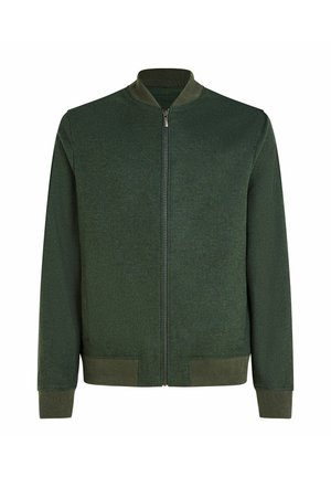 Donkergroene bomberjack met ritssluiting, geribde kraag, manchetten en zoom, afgebeeld op een witte achtergrond.