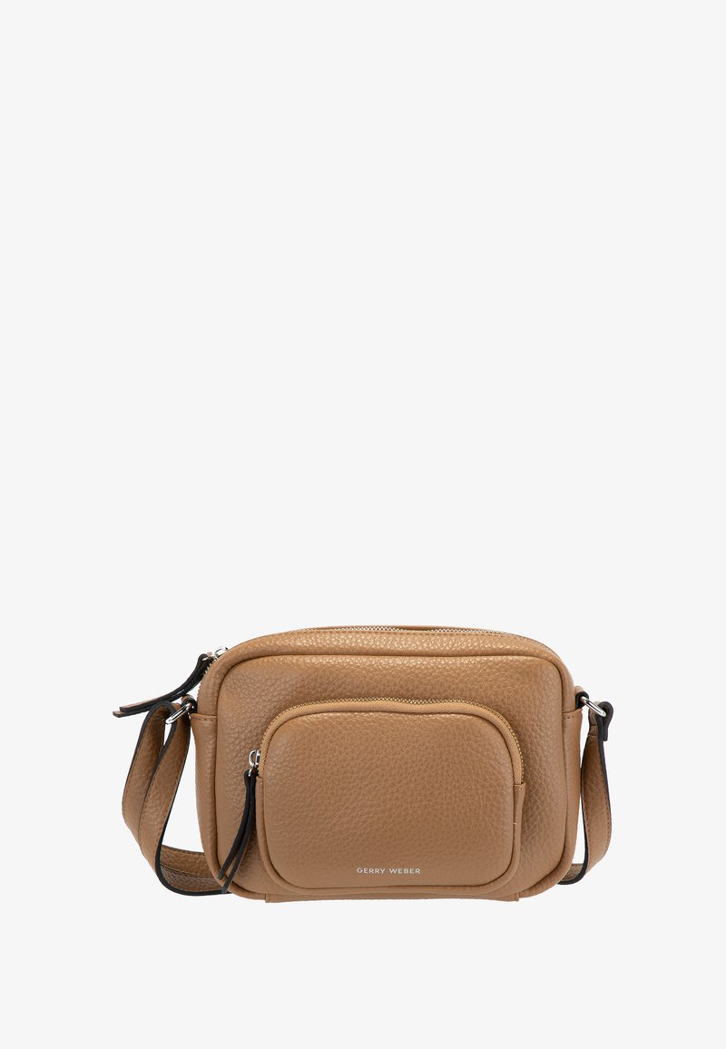 Braune, strukturierte Leder Umhängetasche mit verstellbarem Tragegurt und einer Fronttasche mit Reißverschluss, "Gerry Weber" Markenname in Weiß auf der Tasche.