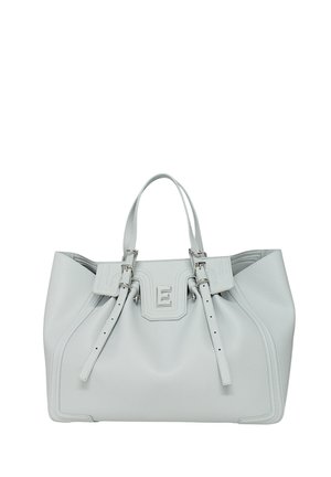 Borsa tote in pelle grigia con doppio manico superiore, logo "E" in rilievo e design strutturato. Presenta hardware e dettagli di cucitura in argento.