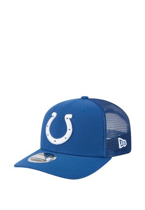 Blauer Baseballkappe mit weißem gesticktem Hufeisen-Logo, Netzrückseite, flachem Schirm und kontrastierenden Nähten, gefertigt aus gewebtem Stoff und Polyester.