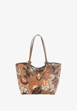 Bolsa tote con un patrón floral en tonos marrón, naranja y crema, y dos asas largas marrones.