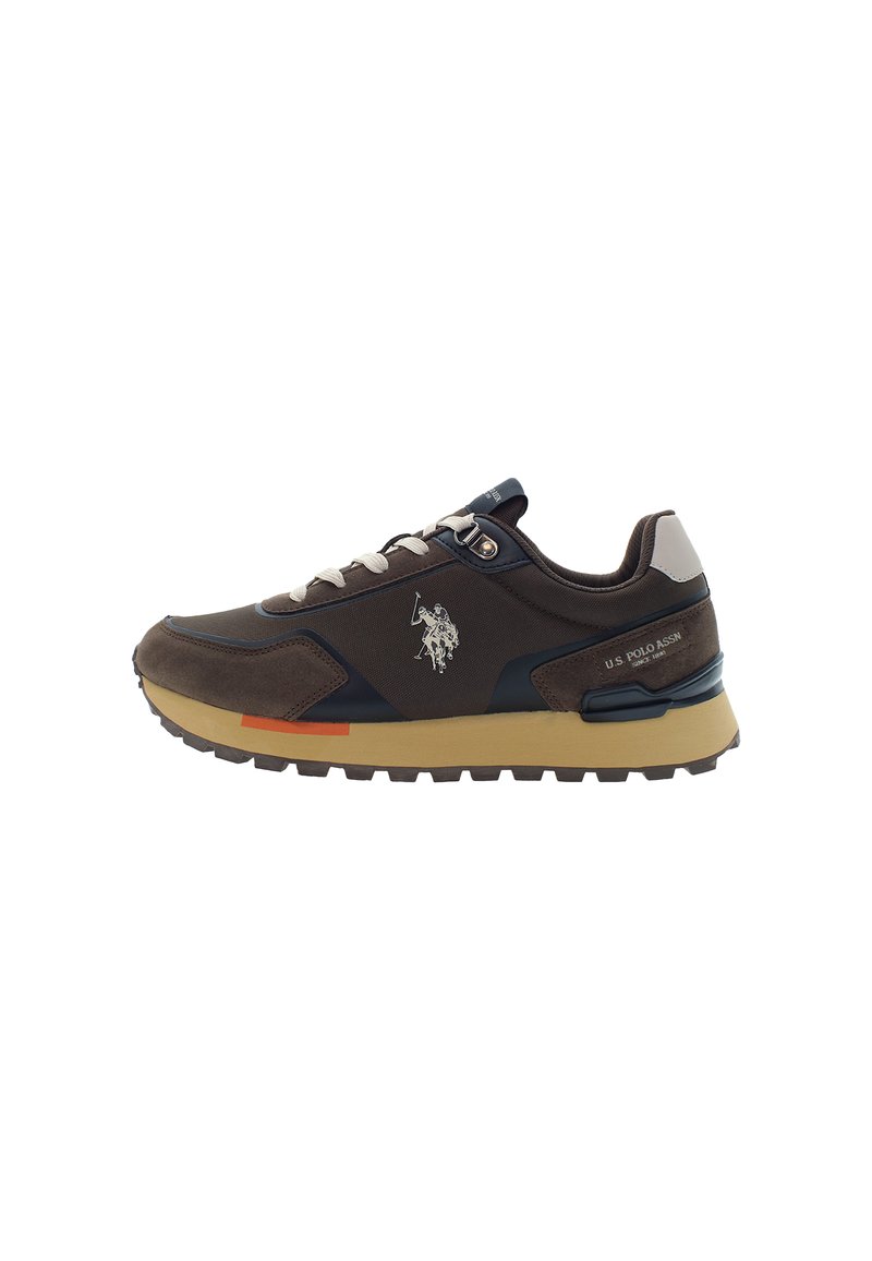 Brązowe i beżowe trampki U.S. Polo Assn. z białymi sznurowadłami, amortyzowaną podeszwą i logo zawodnika polo na boku, przedstawione w lewym profilu.