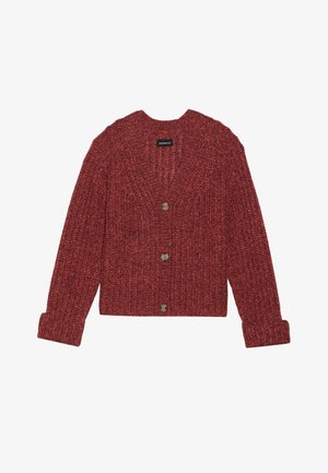 Rote Strickjacke mit tiefem V-Ausschnitt, langen Ärmeln und gerippter Textur; verfügt über vier große Knöpfe auf der Vorderseite.