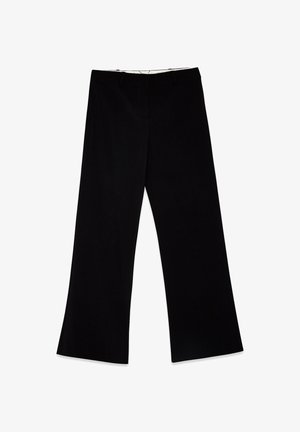 Pantalons larges noirs avec passants de ceinture et devant lisse, présentés à plat sur un fond blanc.