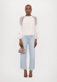 Alice + Olivia DELIA RUFFLE TUNIC - Blūze - off white