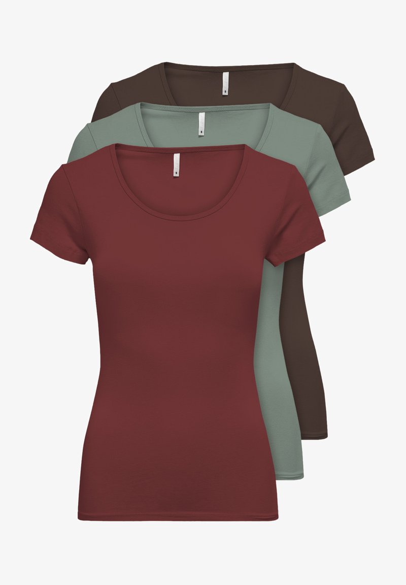 Drei kurzärmelige T-Shirts: burgunderrot, gedämpftes Grün und dunkelbraun. Aus einem weichen Baumwollmix, mit rundem Ausschnitt und figurbetontem Schnitt.