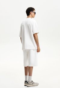 Thumbnail Image 3