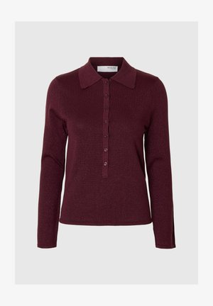 Polo a maniche lunghe in maglia bordeaux con bottoni e colletto classico, progettato per donne, su uno sfondo grigio chiaro.