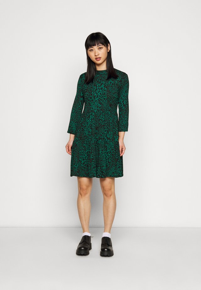 ANIMAL PRINT SMOCK DRESS - Sukienka letnia - green