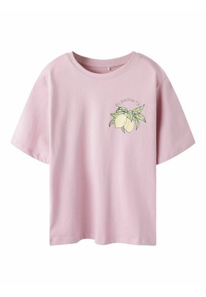 - T-shirt z nadrukiem