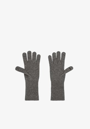 Guantes de punto gris hechos de material suave, con puños acanalados y cinco aperturas para los dedos, diseñados para ofrecer calidez y destreza.