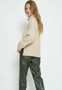 PEPPERCORN Džemper -  feather gray melange