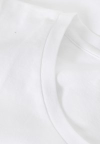 TATUUM ANTONIA 1  - Pamata T-krekls - white