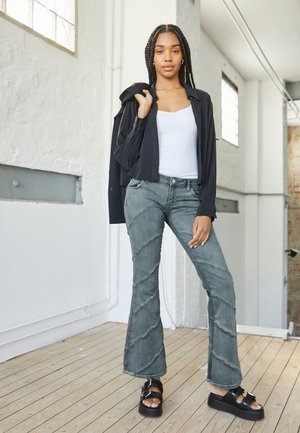 SEAM LOW RISE FLARE - Vaqueros a campana - grey