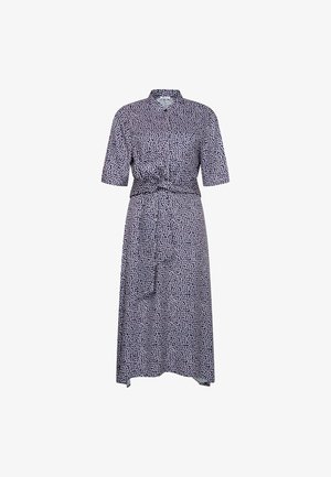 Midi-shirtjurk met korte mouwen, een all-over print van kleine witte blaadjes op een donkere achtergrond, en een ceintuur om de taille.