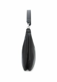 Borsa in pelle nera con un design strutturato, caratterizzata da una base ampia, doppie pieghe e una tracolla robusta con un gancio in tonalità argento.