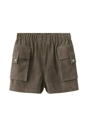 Pantalones cortos cargo de ante marrón con cinturilla elástica y grandes bolsillos con solapa asegurados con botones a presión en ambos lados.