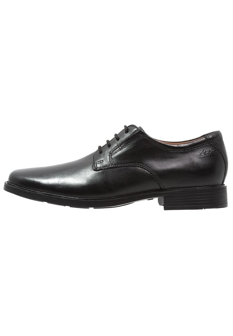 Clarks Stringate - black