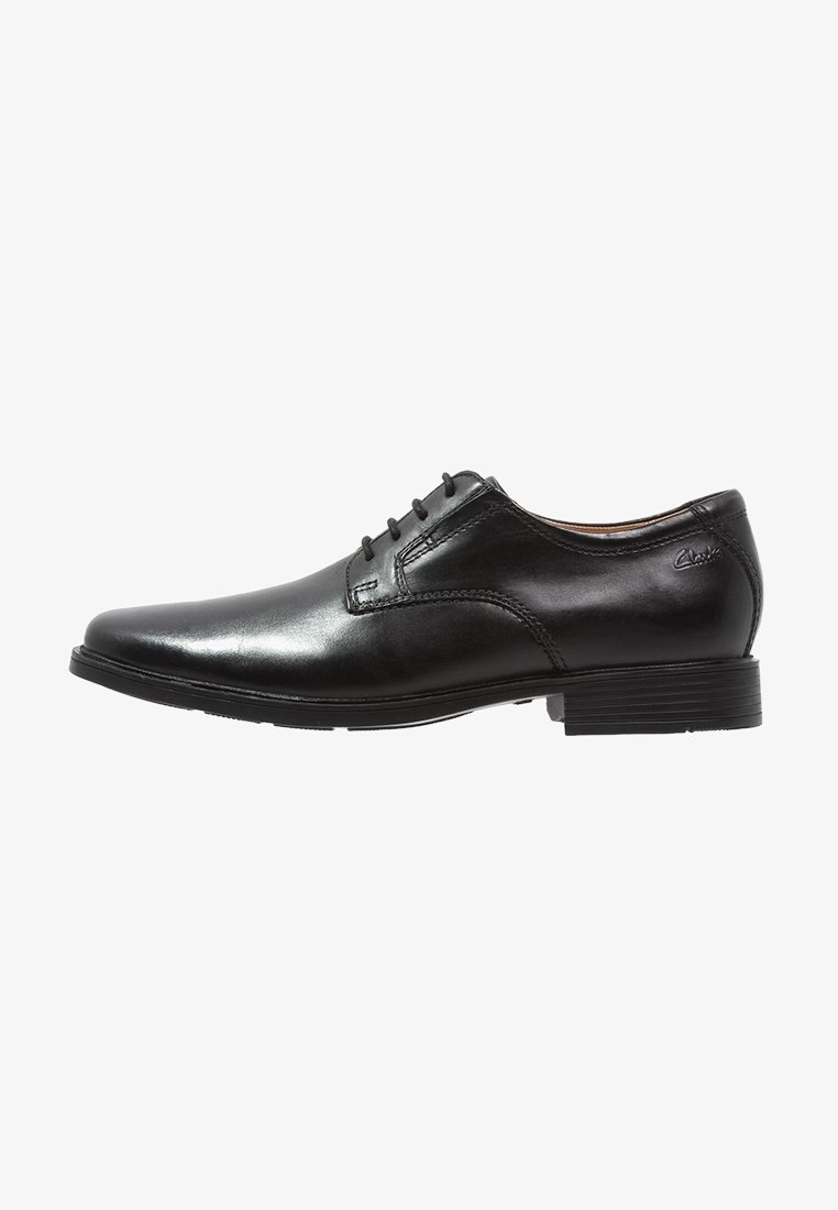 Clarks Stringate - black