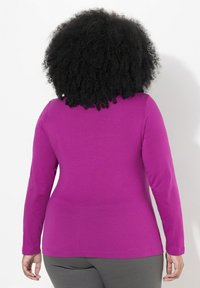 Ulla Popken ROLLKRAGEN - Langarmshirt - berry