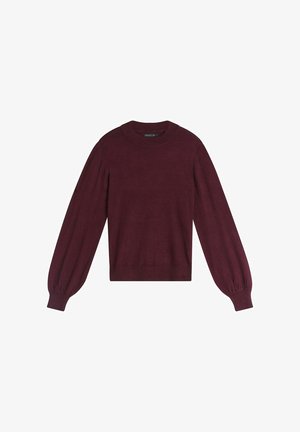 Pull en tricot bordeaux avec un col rond, des manches ballon longues et des poignets et un ourlet côtelés. Texture douce, design minimal, sans motifs.