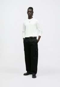 HUGO SAN CASSIUS - Camisola - off-white