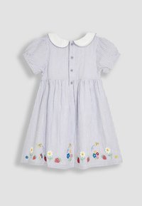 Robe en coton rayée avec des manches courtes bouffantes, col blanc, boutons à l'avant et broderie florale dans des couleurs comme le jaune, le rouge et le bleu.