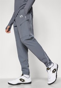 Under Armour CHALLENGER WARM UP  - Treningo apatinė dalis - castlerock/white