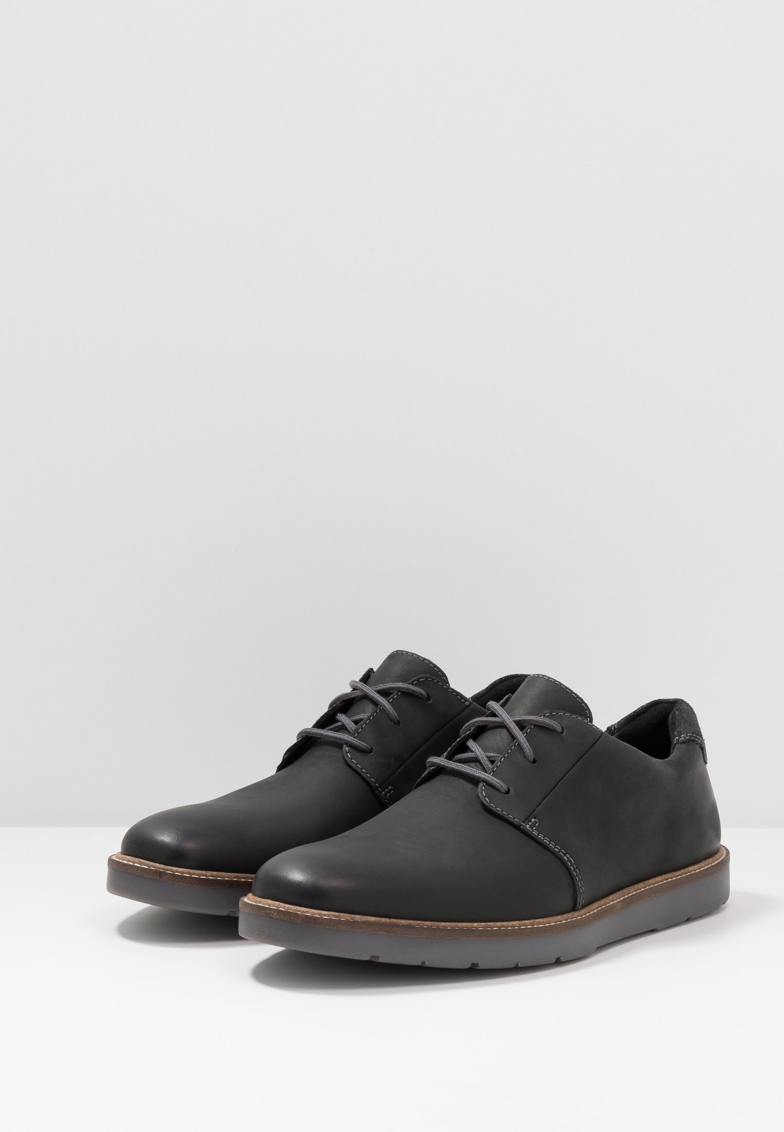 grandin plain clarks