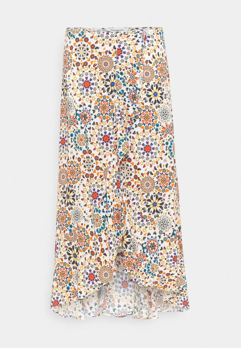 Falda maxi con estampado floral en tejido ligero; presenta vibrantes flores multicolores sobre un fondo blanco con un dobladillo en capas.