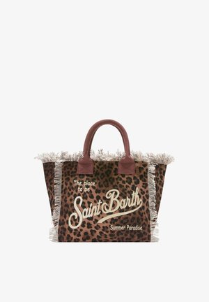Borsa tote con stampa leopardata, bordi sfrangiati, manici marroni e scritta "The place to be Saint Barth Summer Paradise" sul davanti.