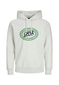 Sudadera de forro polar gris con bolsillo canguro, capucha ajustable y logo circular en verde y negro en la parte frontal. Textura suave, ajuste casual.