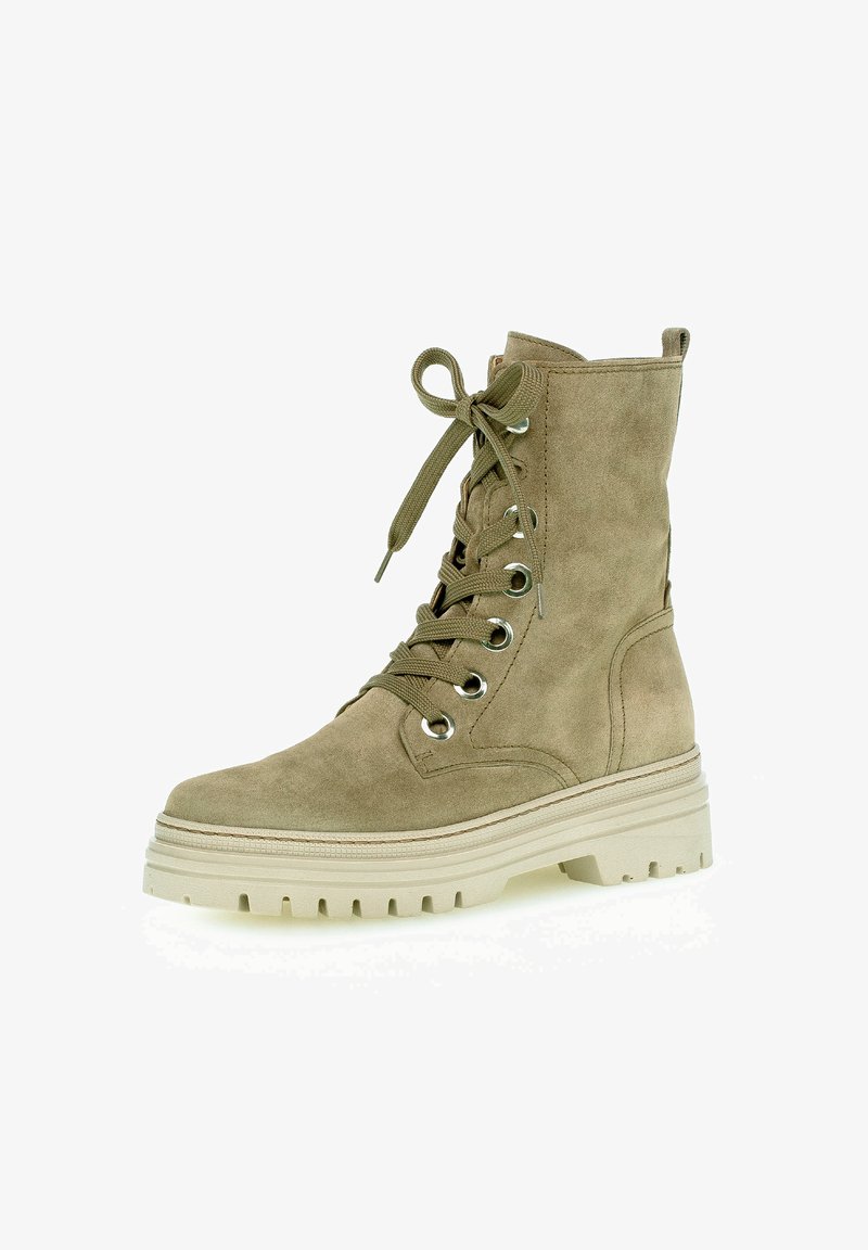 Khaki Knöchelstiefel aus Wildleder mit einer Schnürung vorne, metallenen Ösen und einer strukturierten Gummisohle. Verfügt über einen leicht gepolsterten Kragen und eine klobige Sohle.