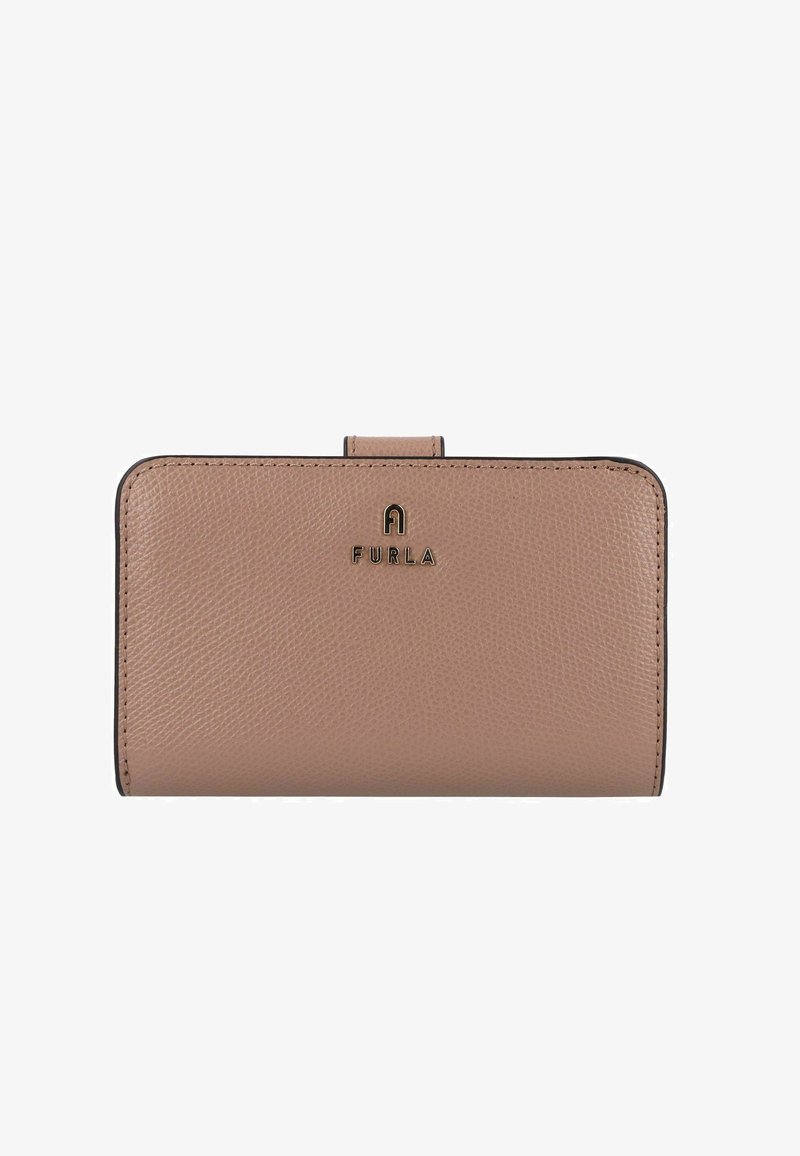 Cartera Furla en cuero texturizado rosa claro. Forma rectangular con un acabado liso, con un logo dorado y detalles en negro.