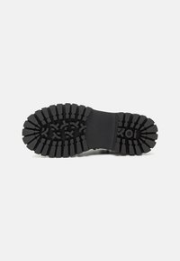 Koi Footwear HIDDEN IN SOLITUDE MENS DOUBLE TONGUE LACE UP SHOES - Sapatos de atacadores - black