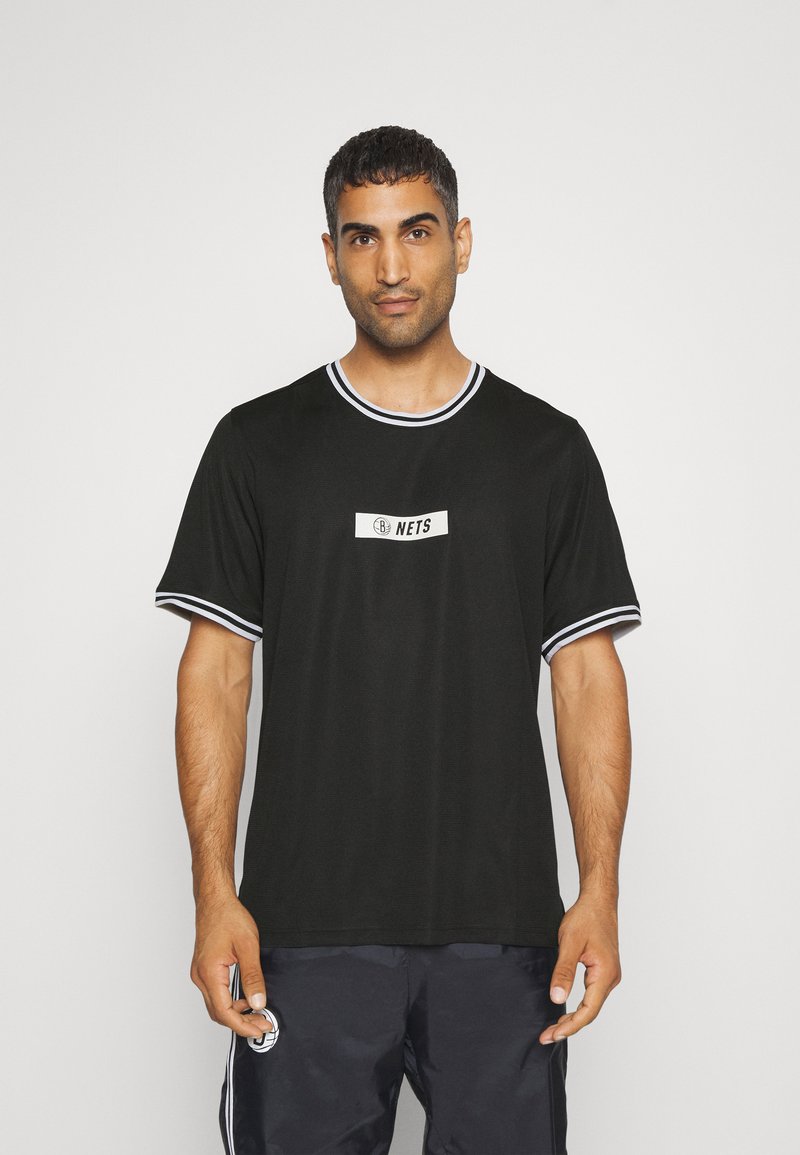 Nike Performance NBA BROOKLYN NETS COURTSIDE Club wear black/white