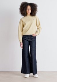 Lacoste Sweatshirt - croissant