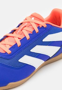 adidas Performance PREDATOR CLUB IN SALA niebieski