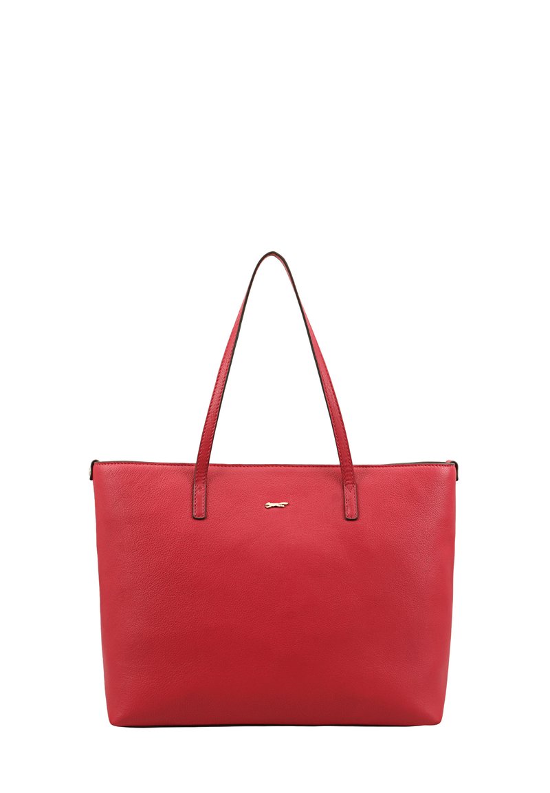 Sac fourre-tout en cuir rouge avec de longues poignées, texture lisse et logo en accent doré. Forme rectangulaire et ouverture zippée.