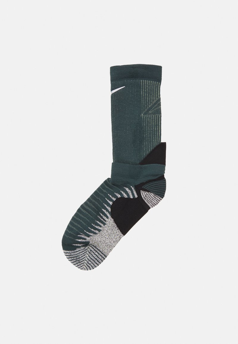 Nike Performance TRAIL RUNNING CREW UNISEX - Urheilusukat - deep jungle/black/luminous green/silver