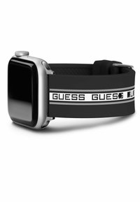 Schwarzes Silikonarmband für die Smartwatch mit einem metallisch-silbernen GUESS-Logo, befestigt an einem rechteckigen Uhrengehäuse mit abgerundeter Kante.