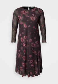 Rochie cu imprimeu floral în nuanțe închise, mâneci lungi transparente, cu modele de trandafiri roz, decolteu rotund și detaliu spate cu deschizătură tip cheie. Tiv evazat.