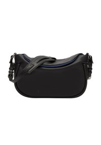 Schwarze Lederschultertasche mit einer geschwungenen Silhouette, die an der oberen Kante einen blauen Akzent aufweist und einen verstellbaren Trageriemen hat.