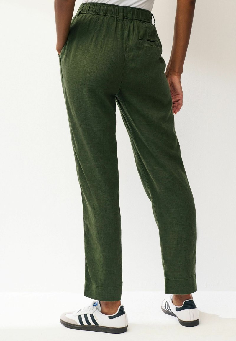 Next REGULAR FIT - Pantaloni - khaki green