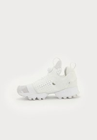 Reebok LTD 11 BY BORIS BIDJAN SABERI INSTAPUMP FURY MID UNISEX - Sportcipő - white