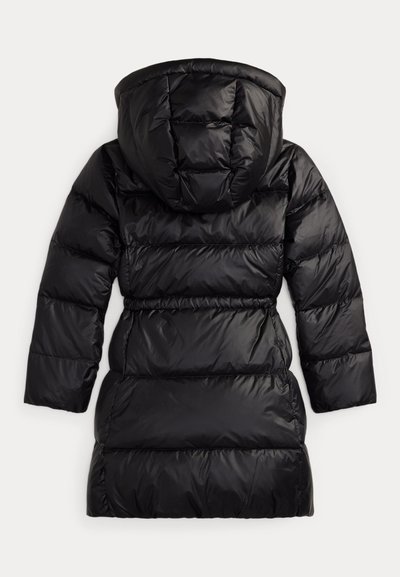 Fekete pufi kabát kapucnival, steppelt dizájnnal, rugalmas derékkal és hosszú ujjakkal, fényes, könnyű anyagból készült.