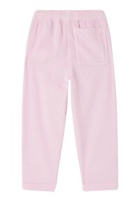 Hellrosa Cordhosen mit elastischem Bund und einer einzelnen Gesäßtasche, gerader Beinverlauf.