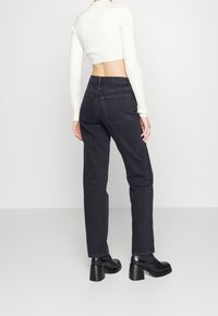 ARKET Vaqueros rectos - black denim