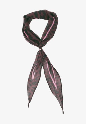 Mørkerødt tørklæde med sort leopardprint og pink striber, bundet i en løkke med en sølvring i midten.
