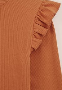 WE Fashion GERIBD MET RUCHES - Top dugih rukava - brown